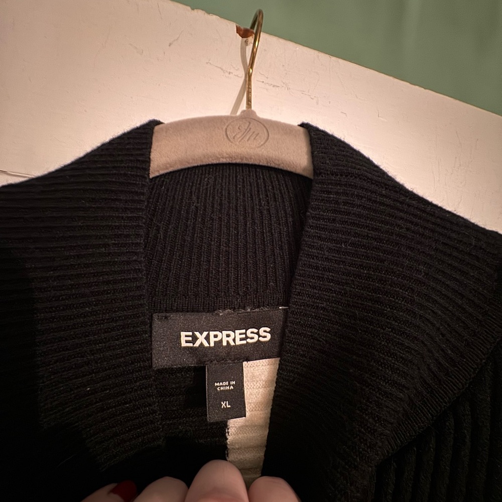 🦋LAST CHANCE🦋Express Black and Cream Cowl Neck Sweater - Picture 4 of 5